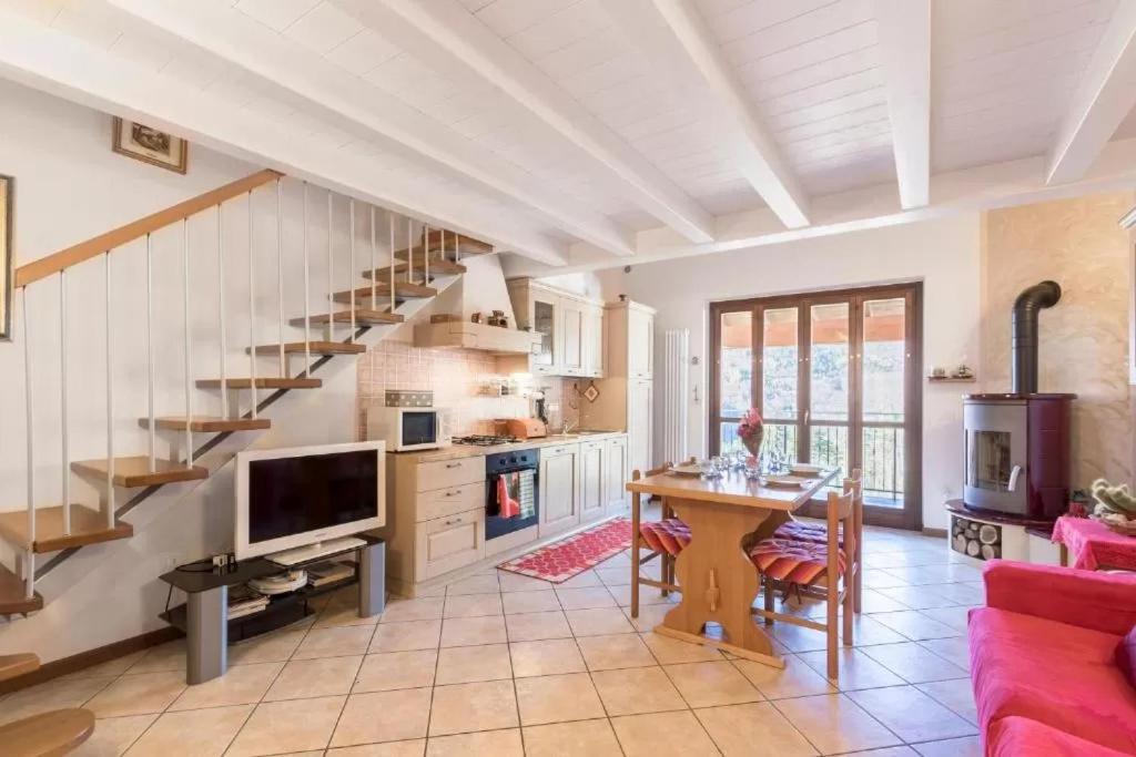 Casa Vacanze Rosalba Ferrara di Monte Baldo Eksteriør bilde
