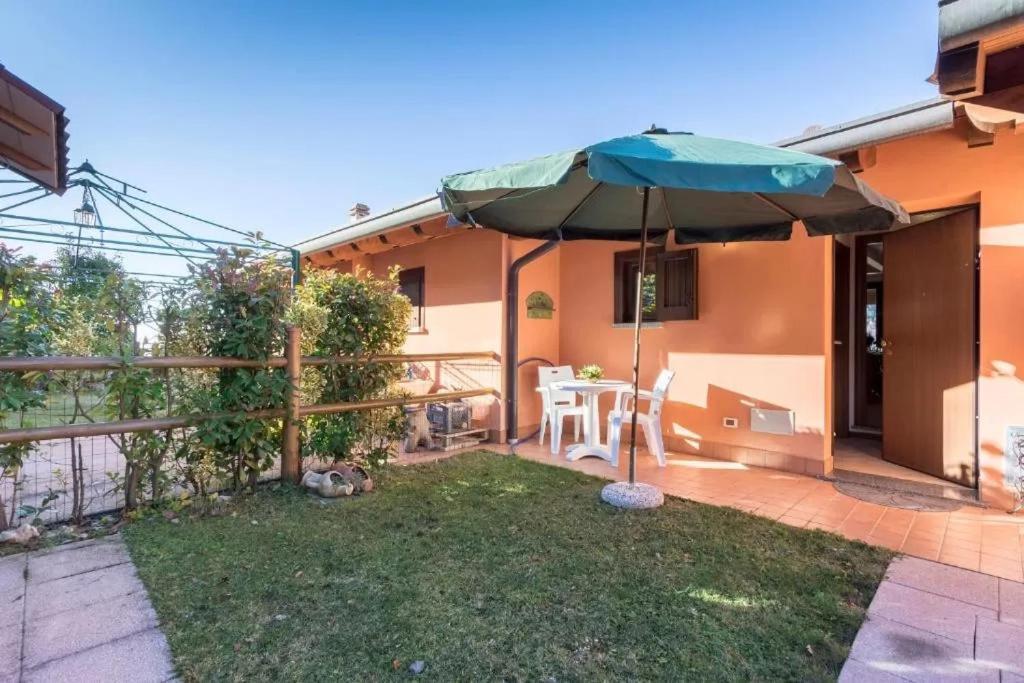 Casa Vacanze Rosalba Ferrara di Monte Baldo Eksteriør bilde