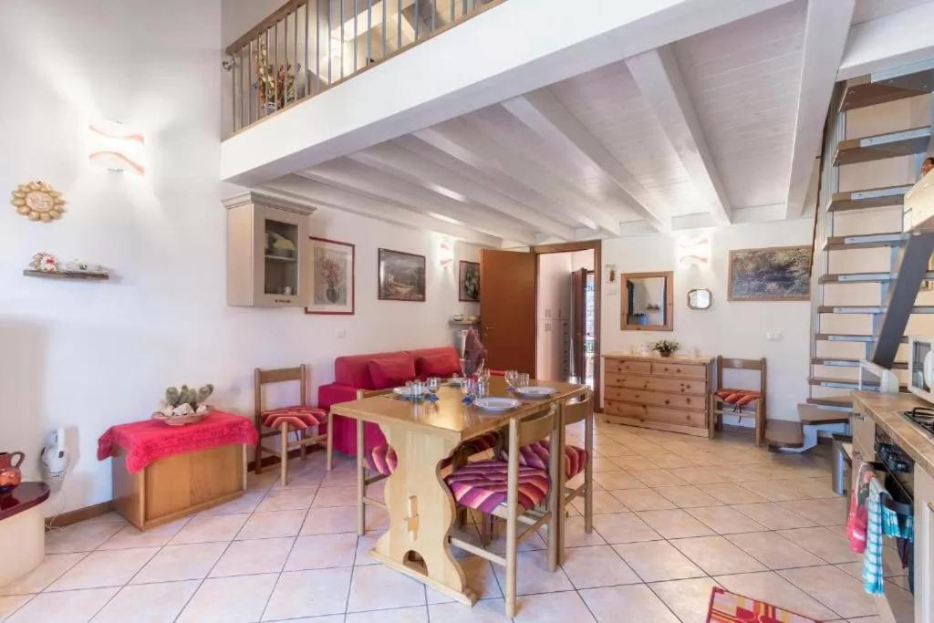 Casa Vacanze Rosalba Ferrara di Monte Baldo Eksteriør bilde