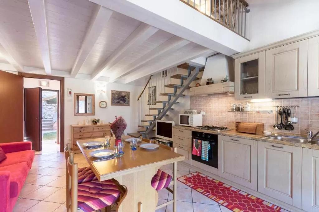 Casa Vacanze Rosalba Ferrara di Monte Baldo Eksteriør bilde